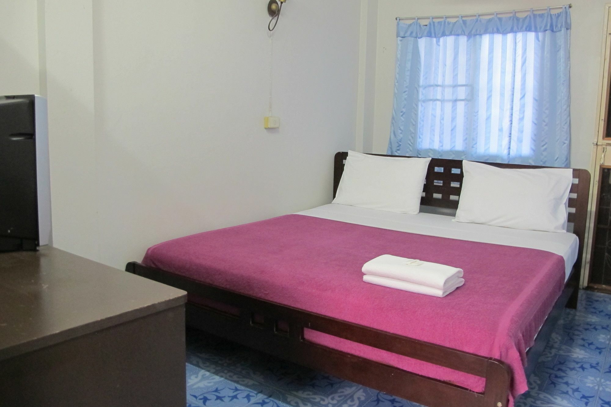 Samchai Hotel 시 라차 외부 사진