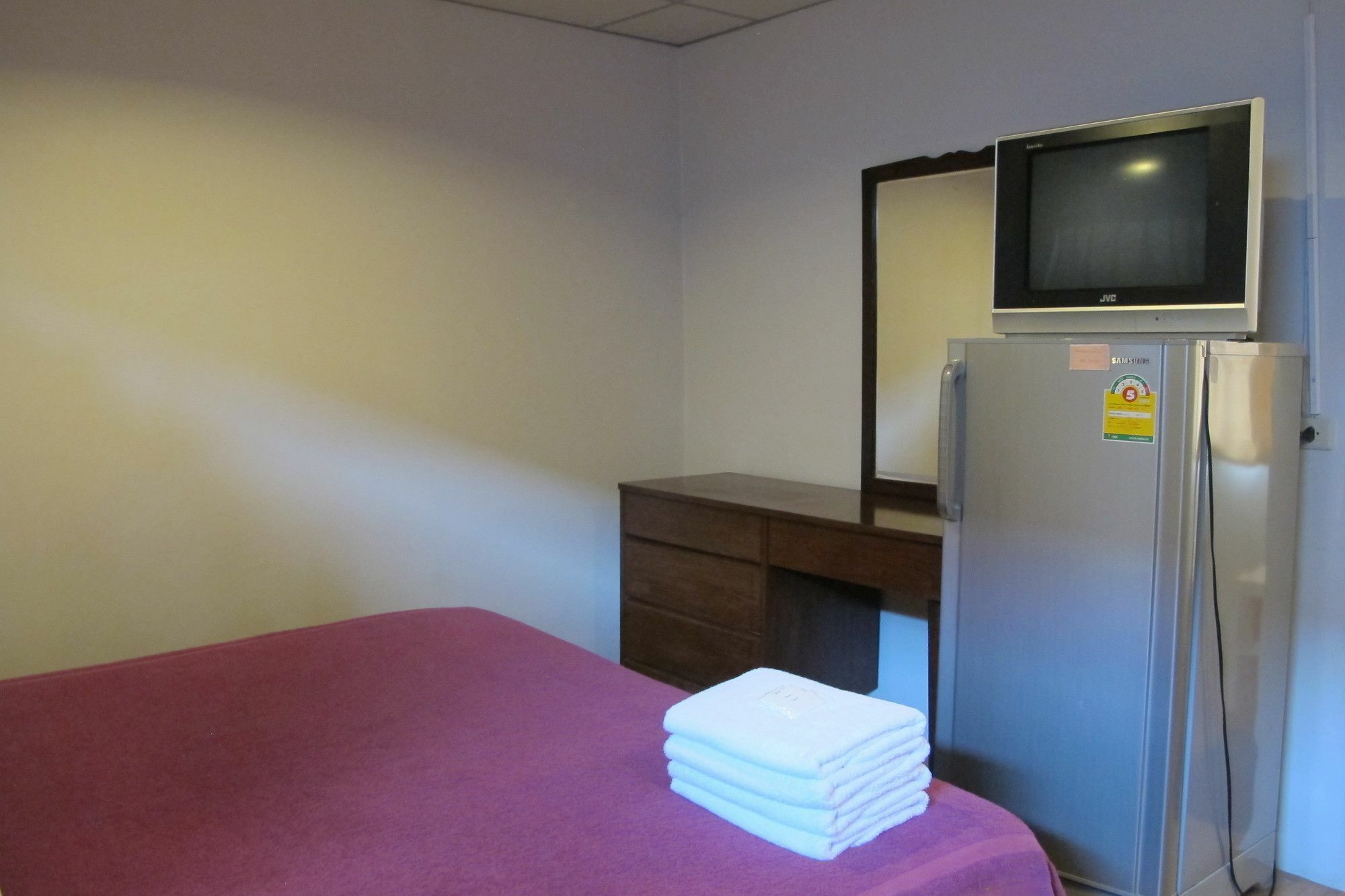 Samchai Hotel 시 라차 외부 사진