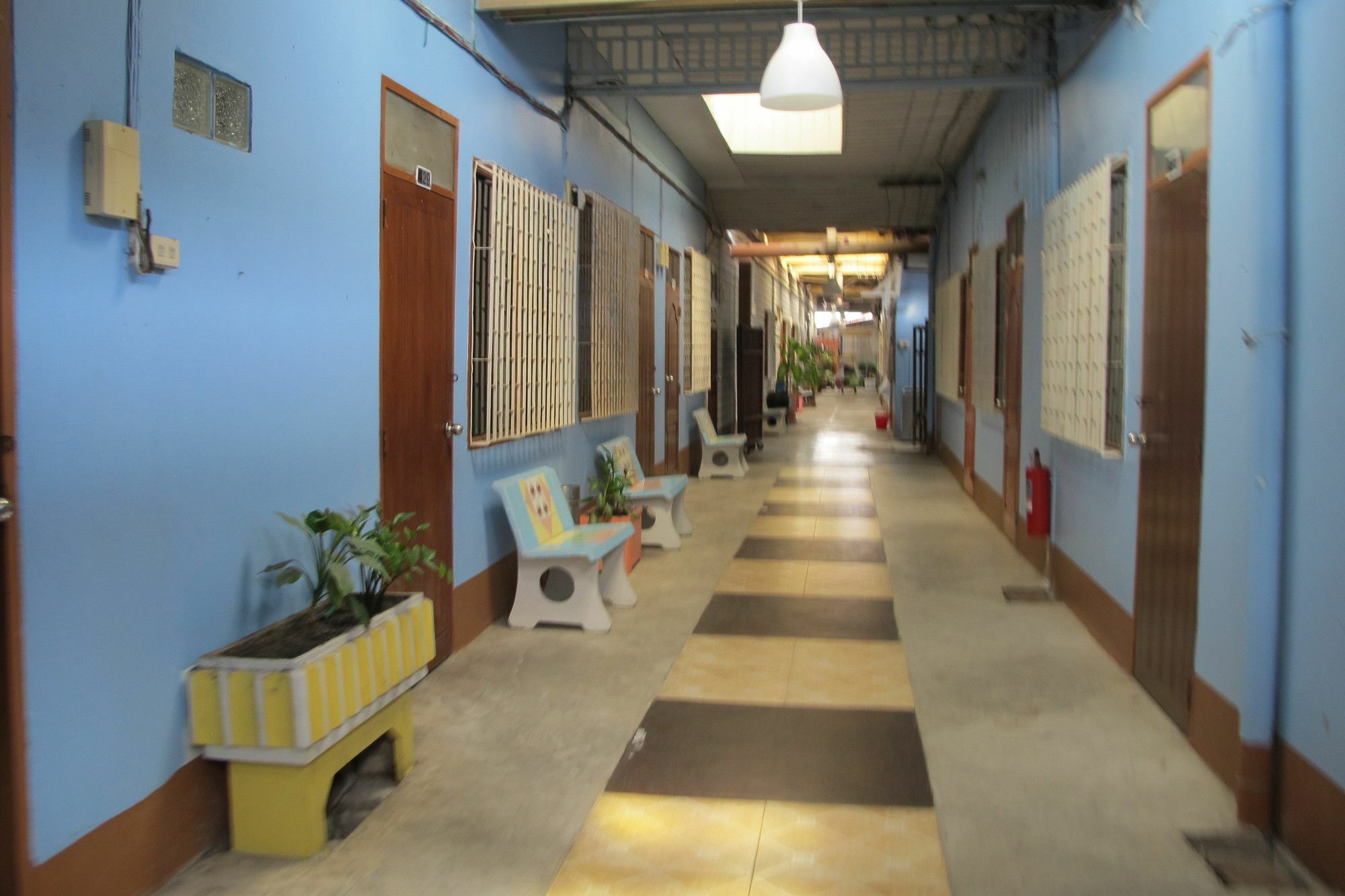 Samchai Hotel 시 라차 외부 사진
