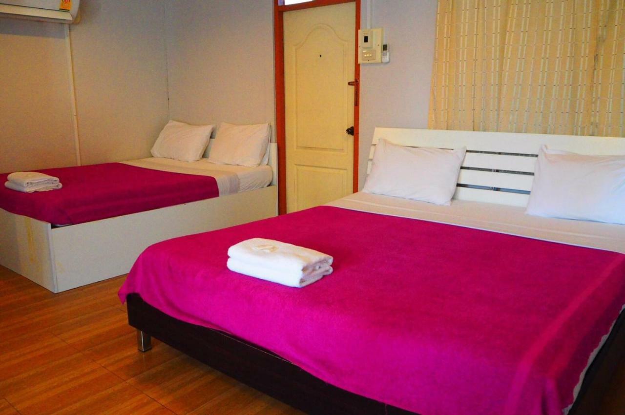 Samchai Hotel 시 라차 외부 사진