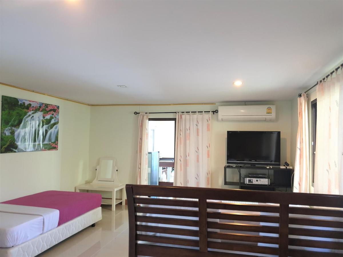 Samchai Hotel 시 라차 외부 사진