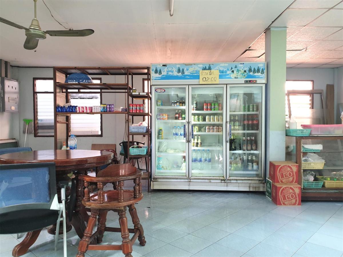 Samchai Hotel 시 라차 외부 사진
