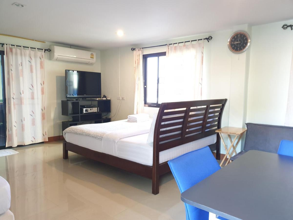Samchai Hotel 시 라차 외부 사진