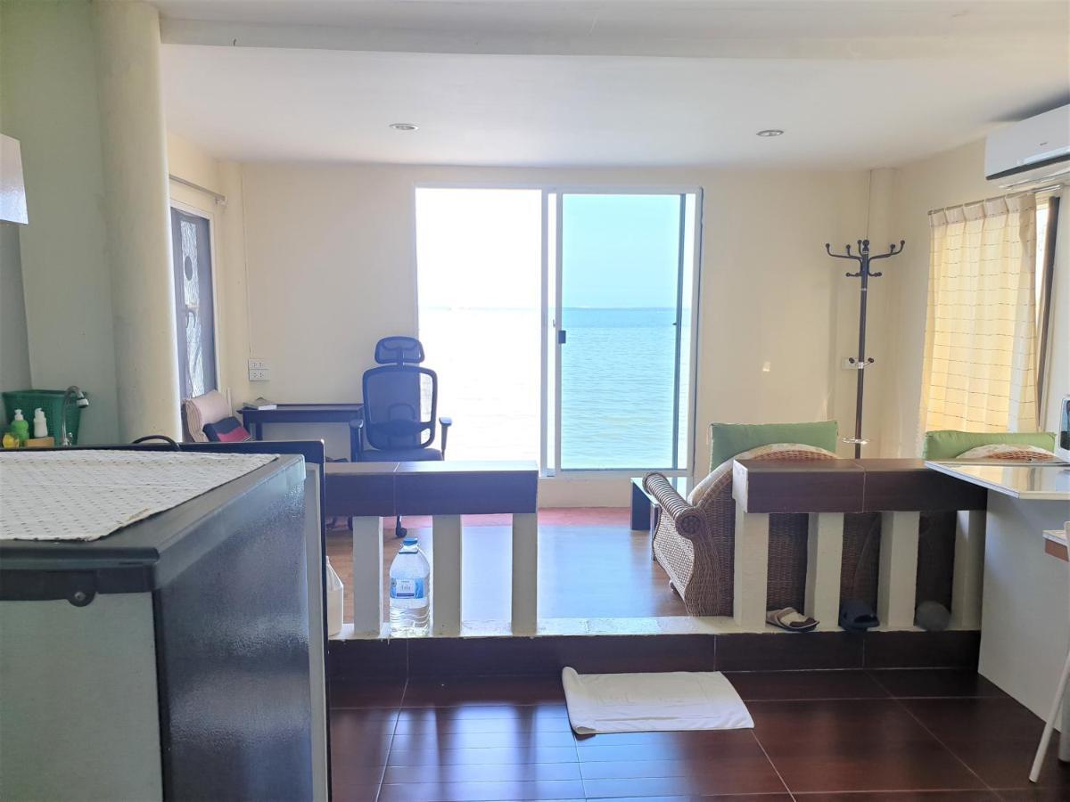 Samchai Hotel 시 라차 외부 사진