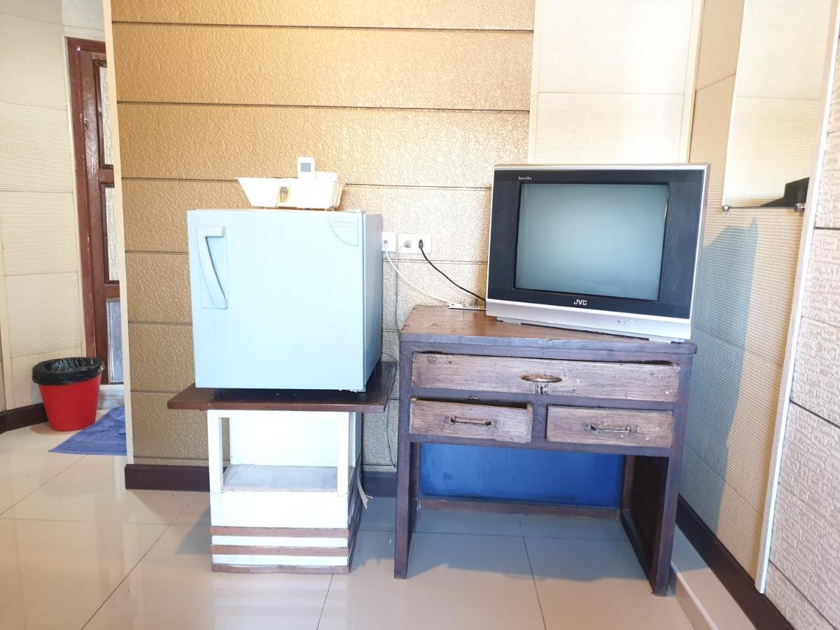 Samchai Hotel 시 라차 외부 사진