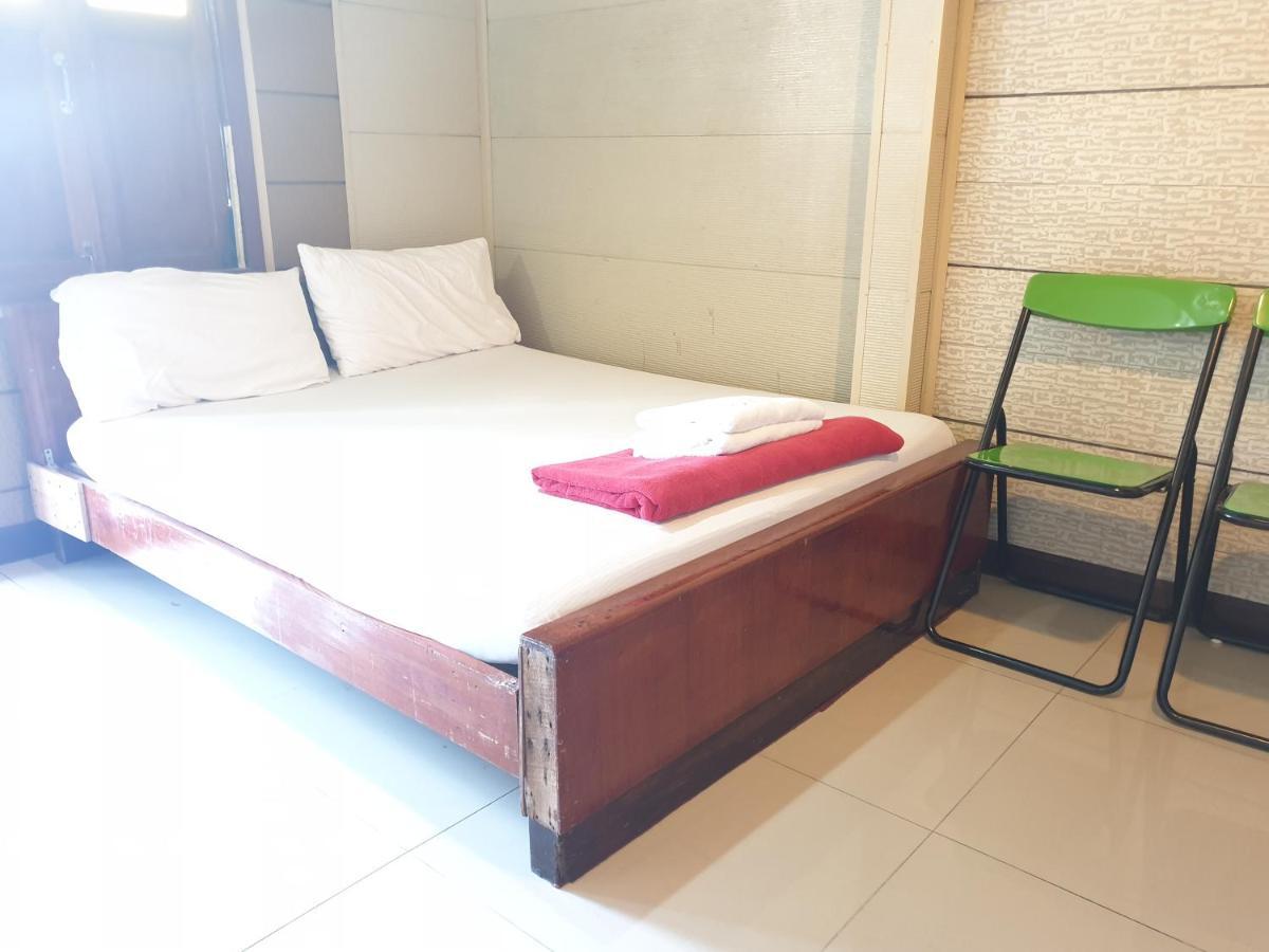 Samchai Hotel 시 라차 외부 사진